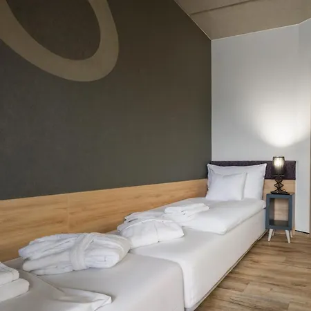 Onyx Luxury Aparthotel Sarvar Exterior photo