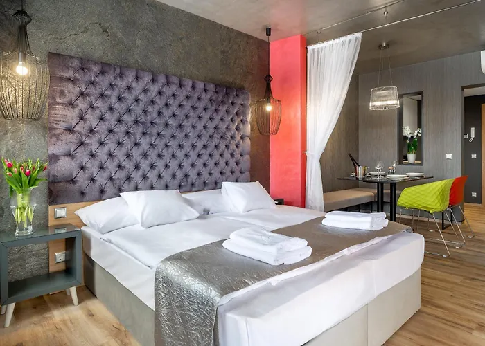 Onyx Luxury