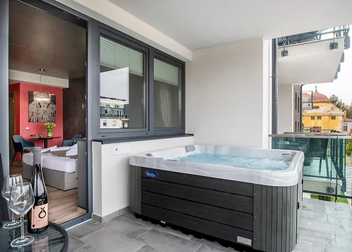 Onyx Luxury
