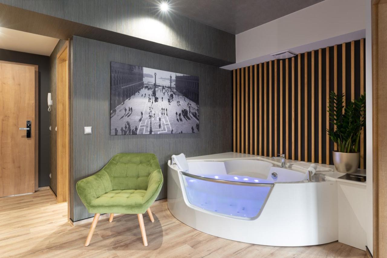 Onyx Luxury 4* Sarvar