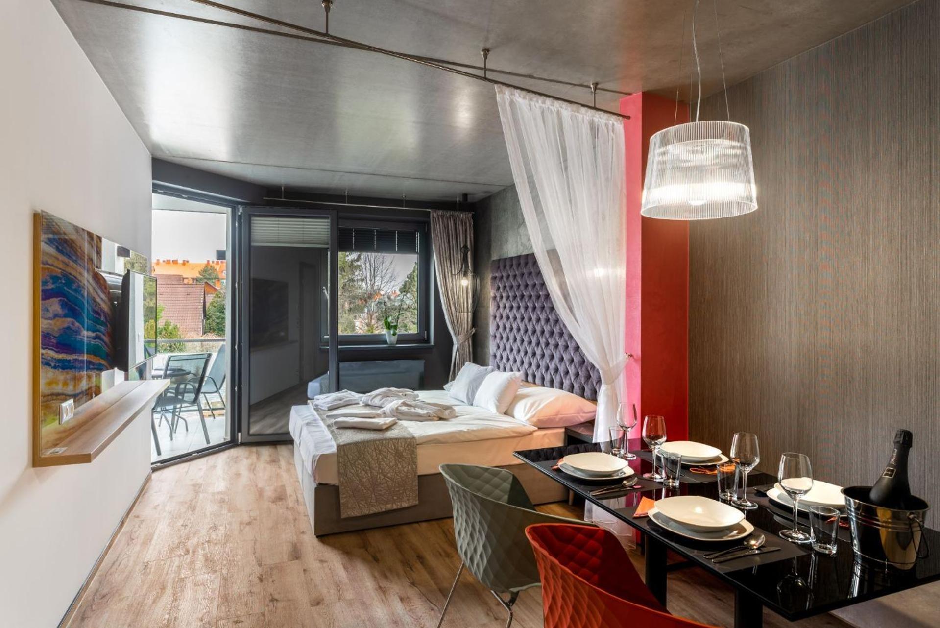 Onyx Luxury Aparthotel 4*
