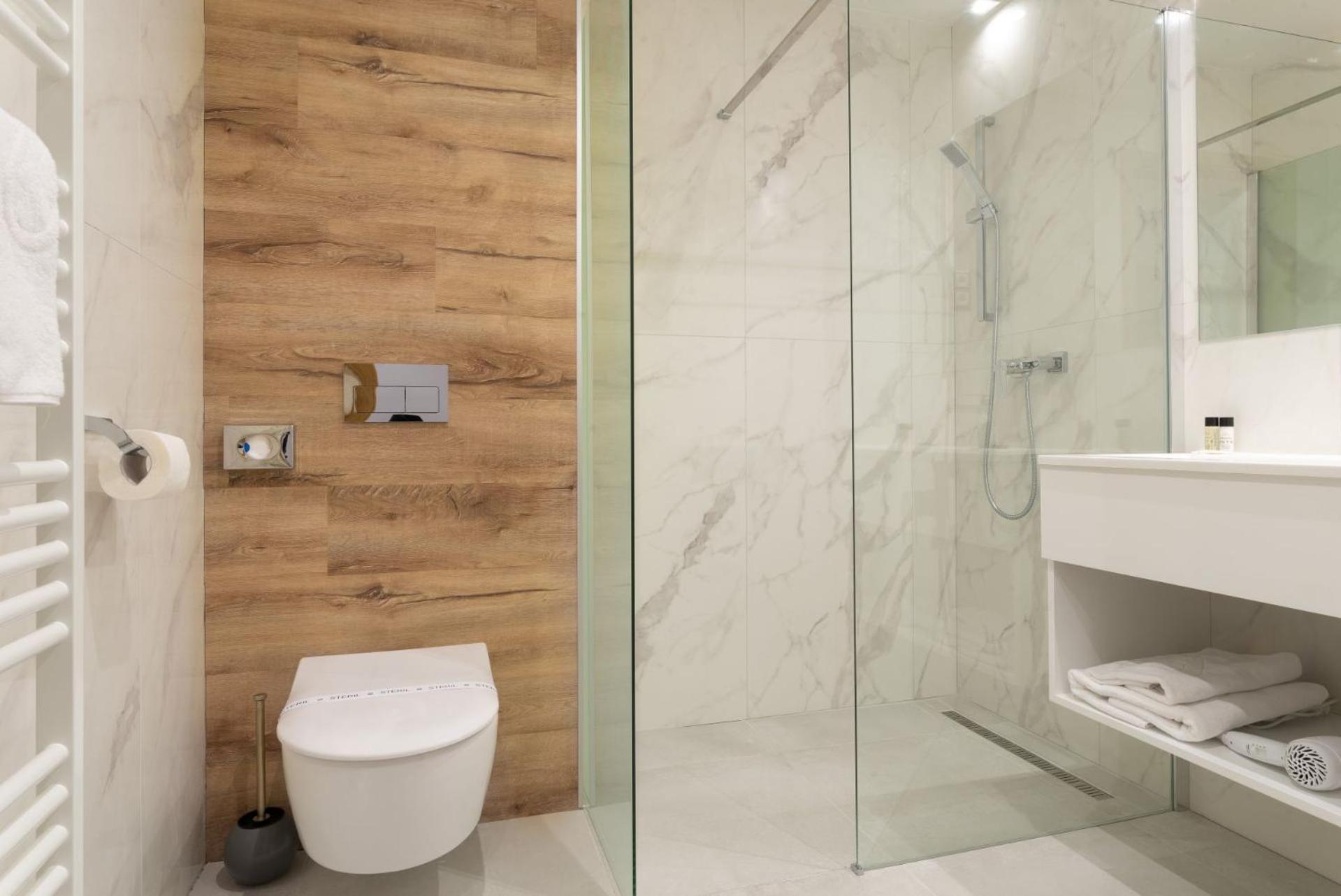 Onyx Luxury Sarvar