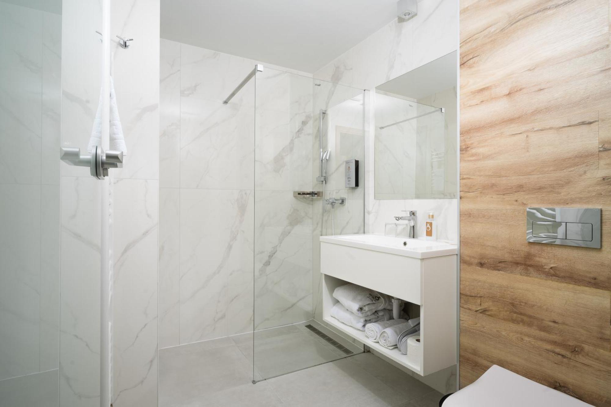 Onyx Luxury
