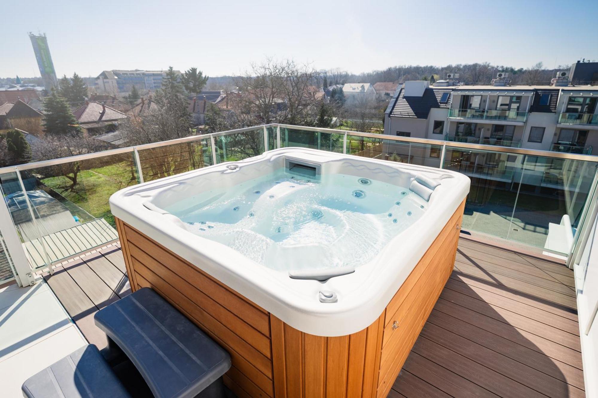 Onyx Luxury