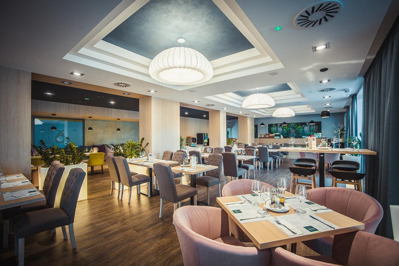 Onyx Luxury Aparthotel